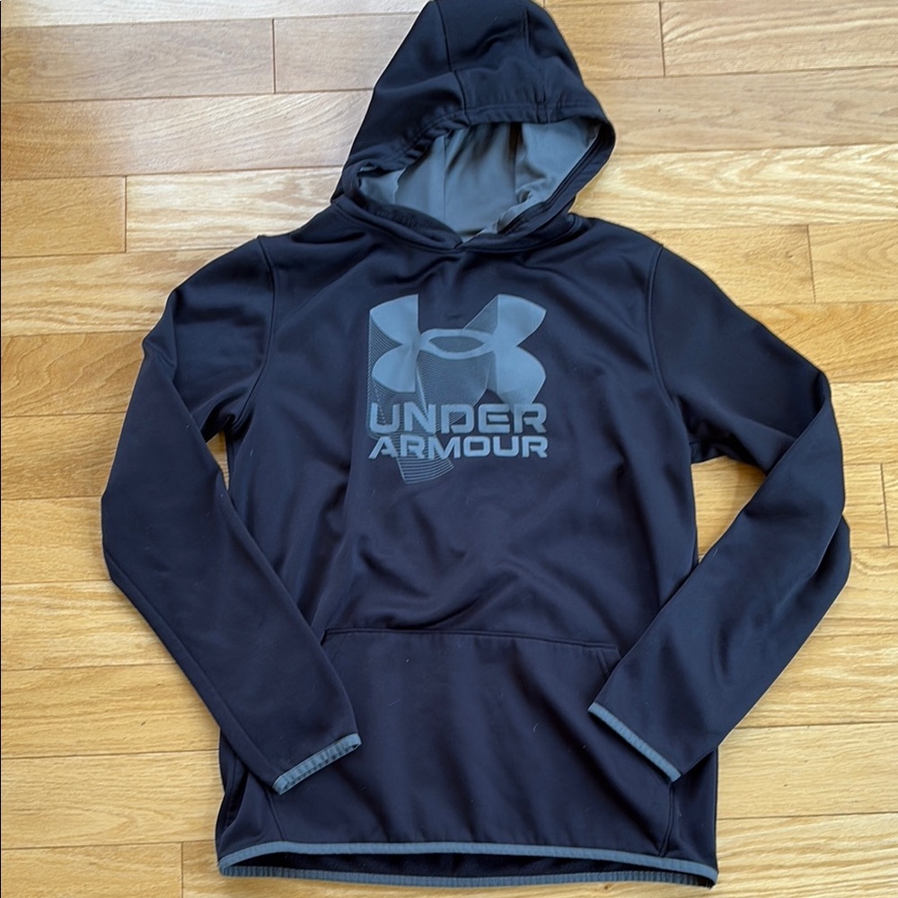 Under Armour Cold Gear Loose Fit Youth Black Hoodie. Size YXL